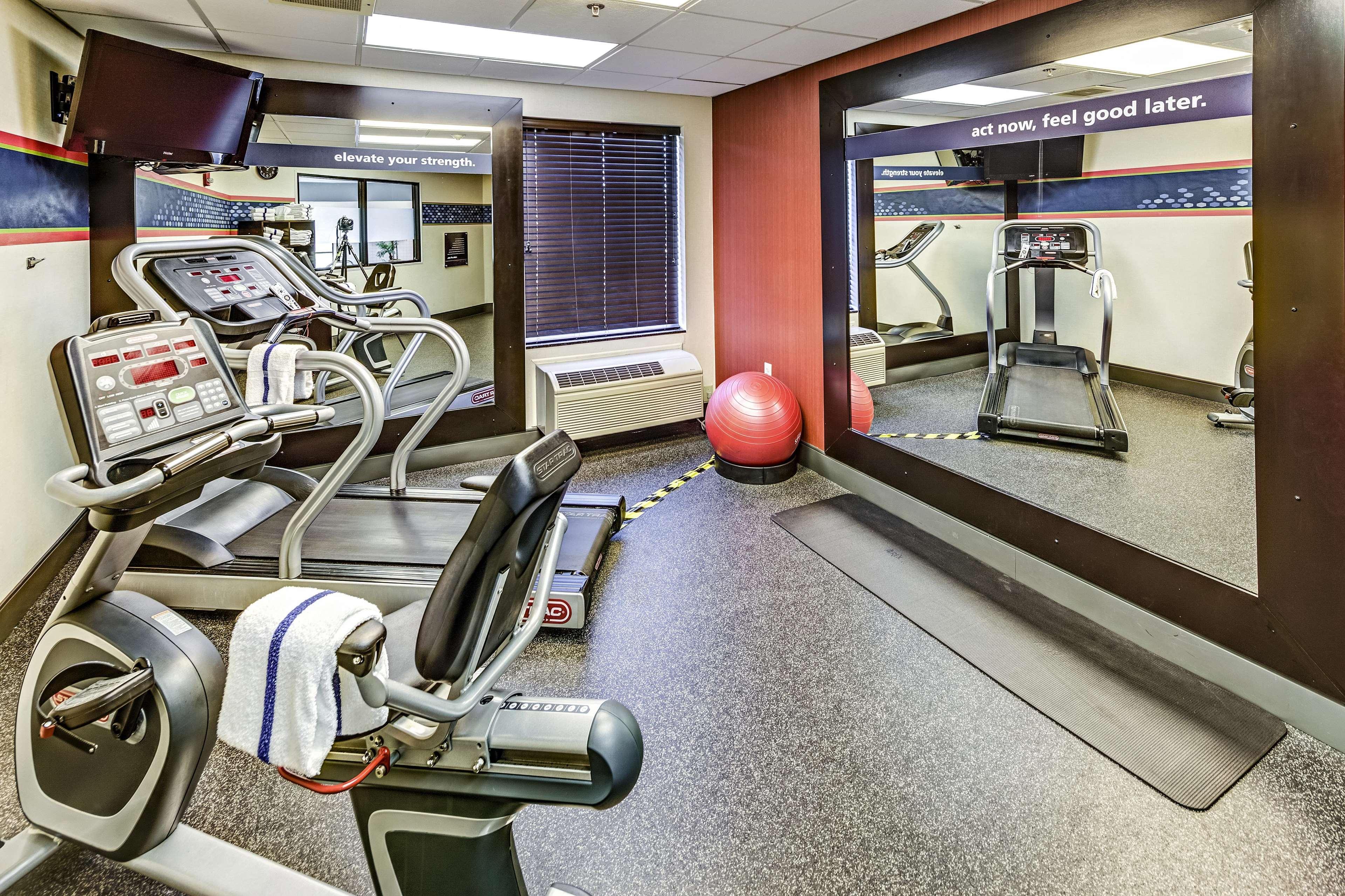 Hampton Inn Columbus I-70E/Hamilton Road Екстер'єр фото