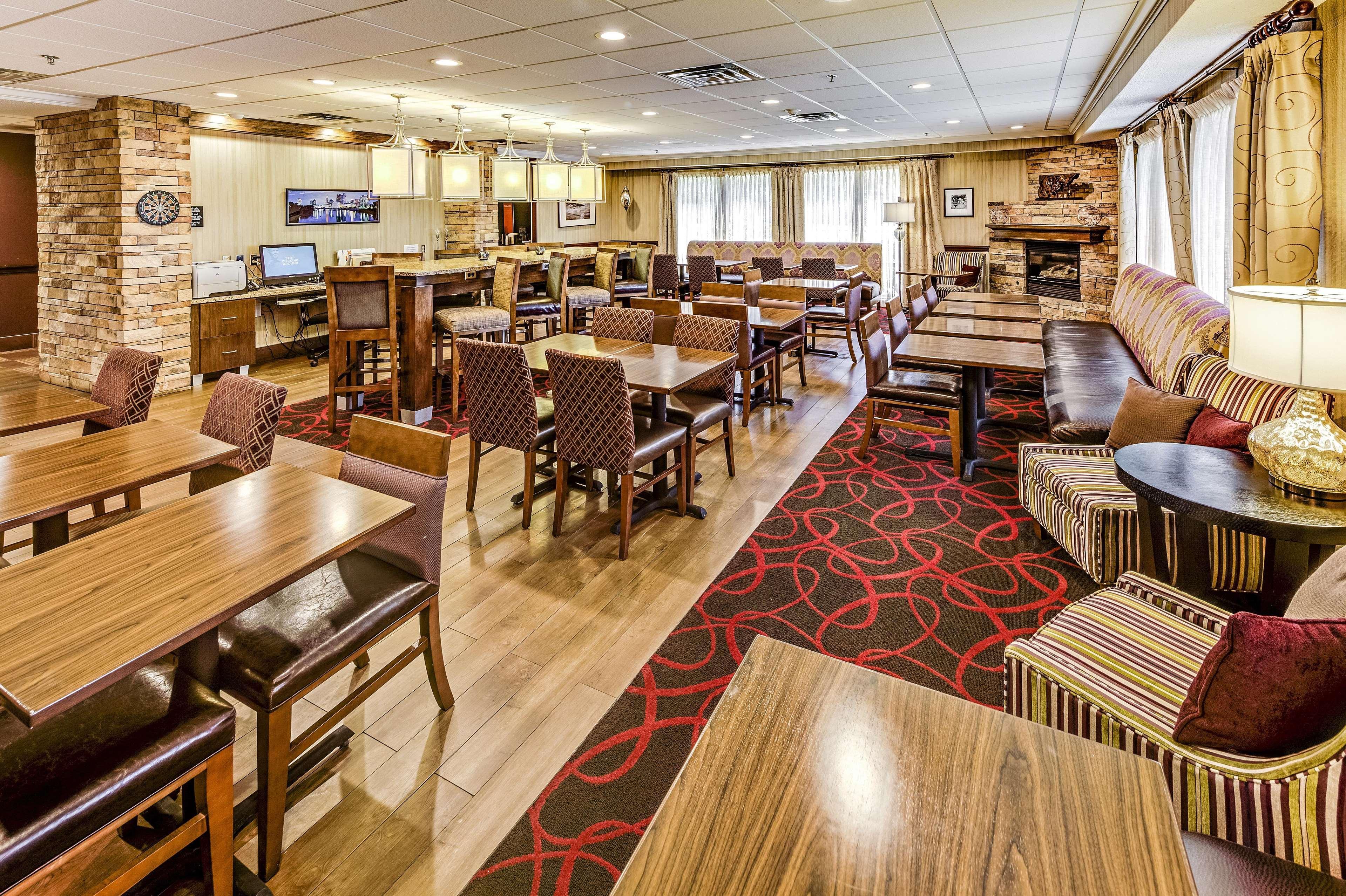 Hampton Inn Columbus I-70E/Hamilton Road Екстер'єр фото