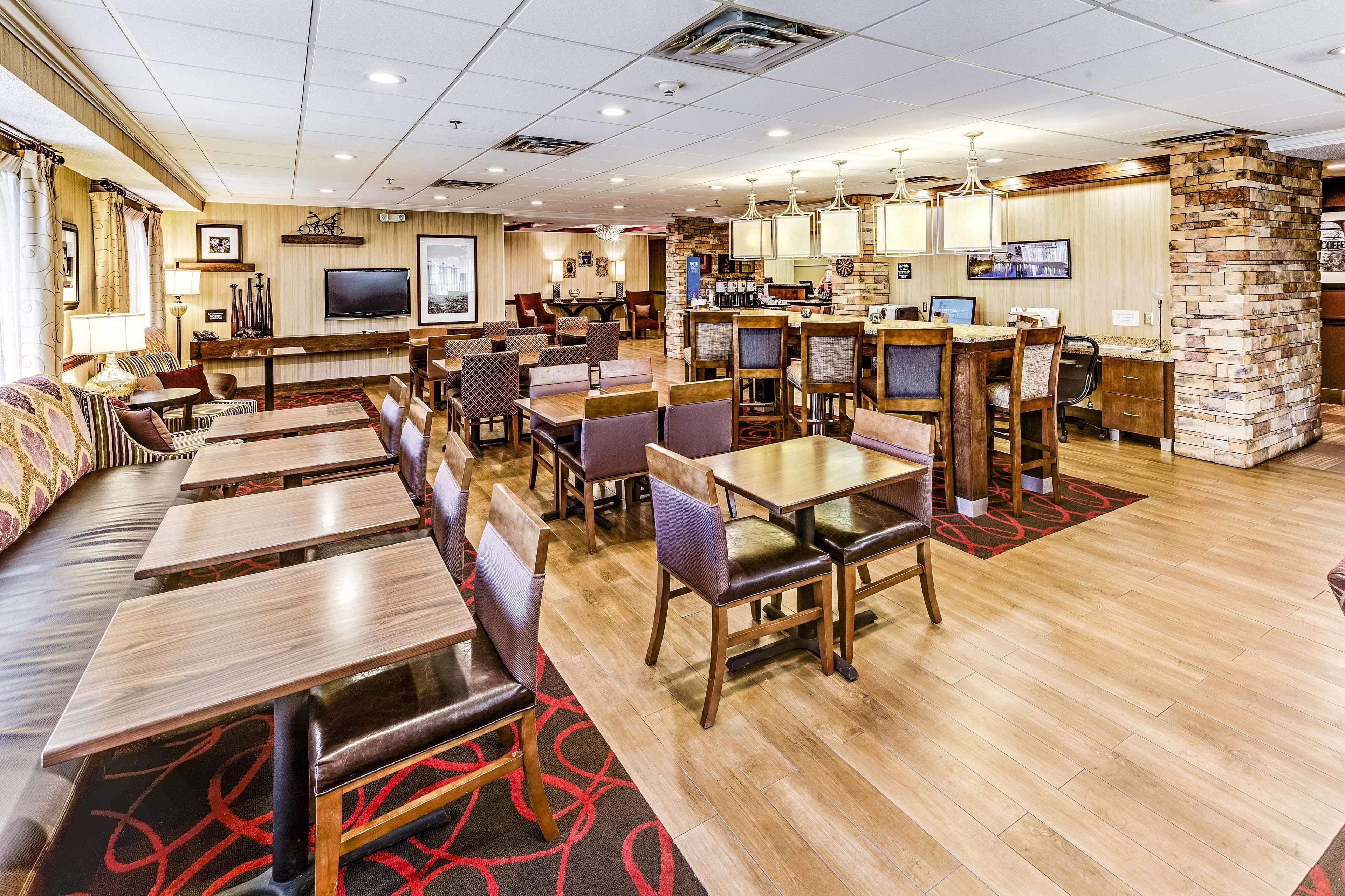 Hampton Inn Columbus I-70E/Hamilton Road Екстер'єр фото