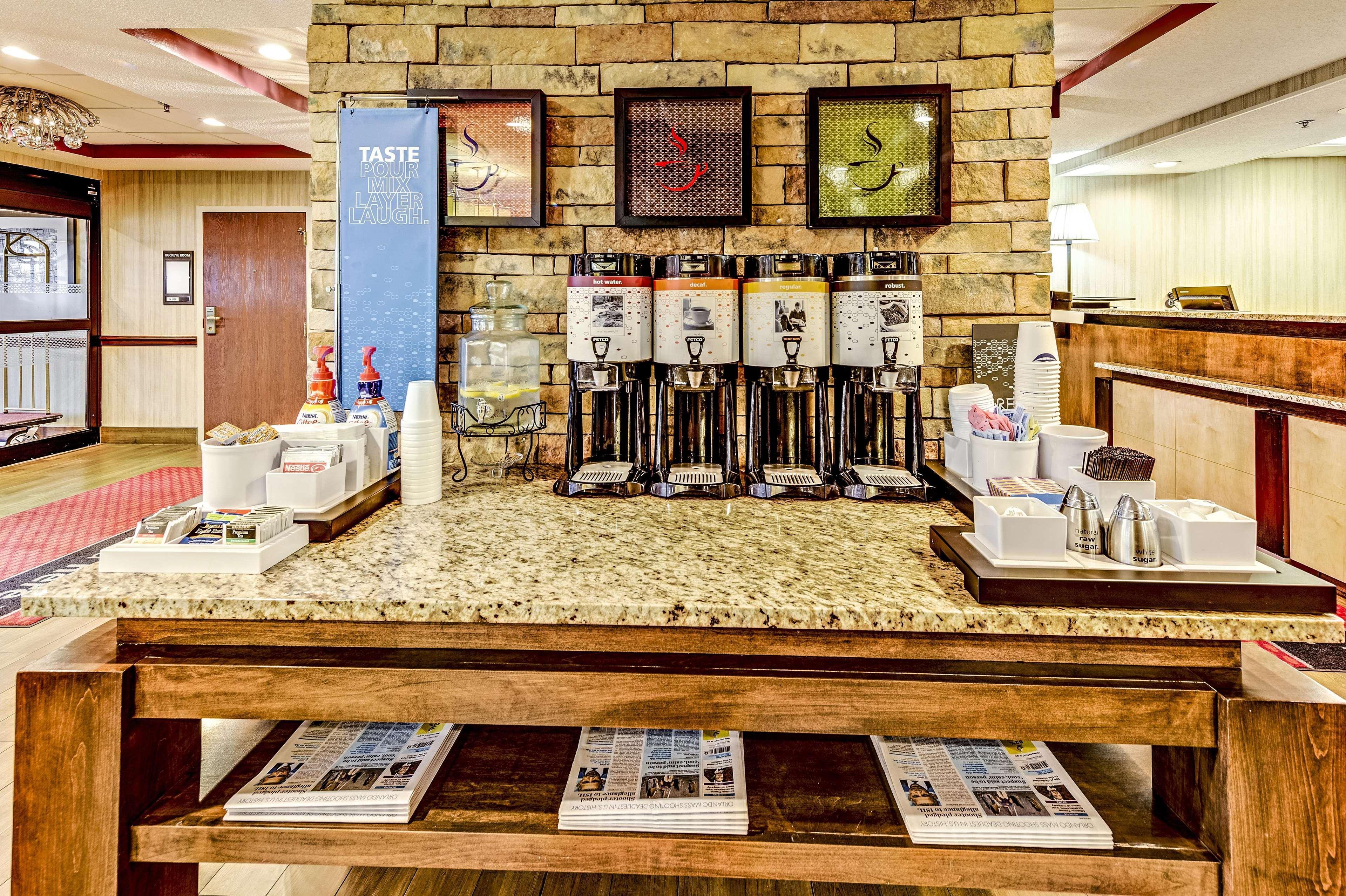 Hampton Inn Columbus I-70E/Hamilton Road Екстер'єр фото
