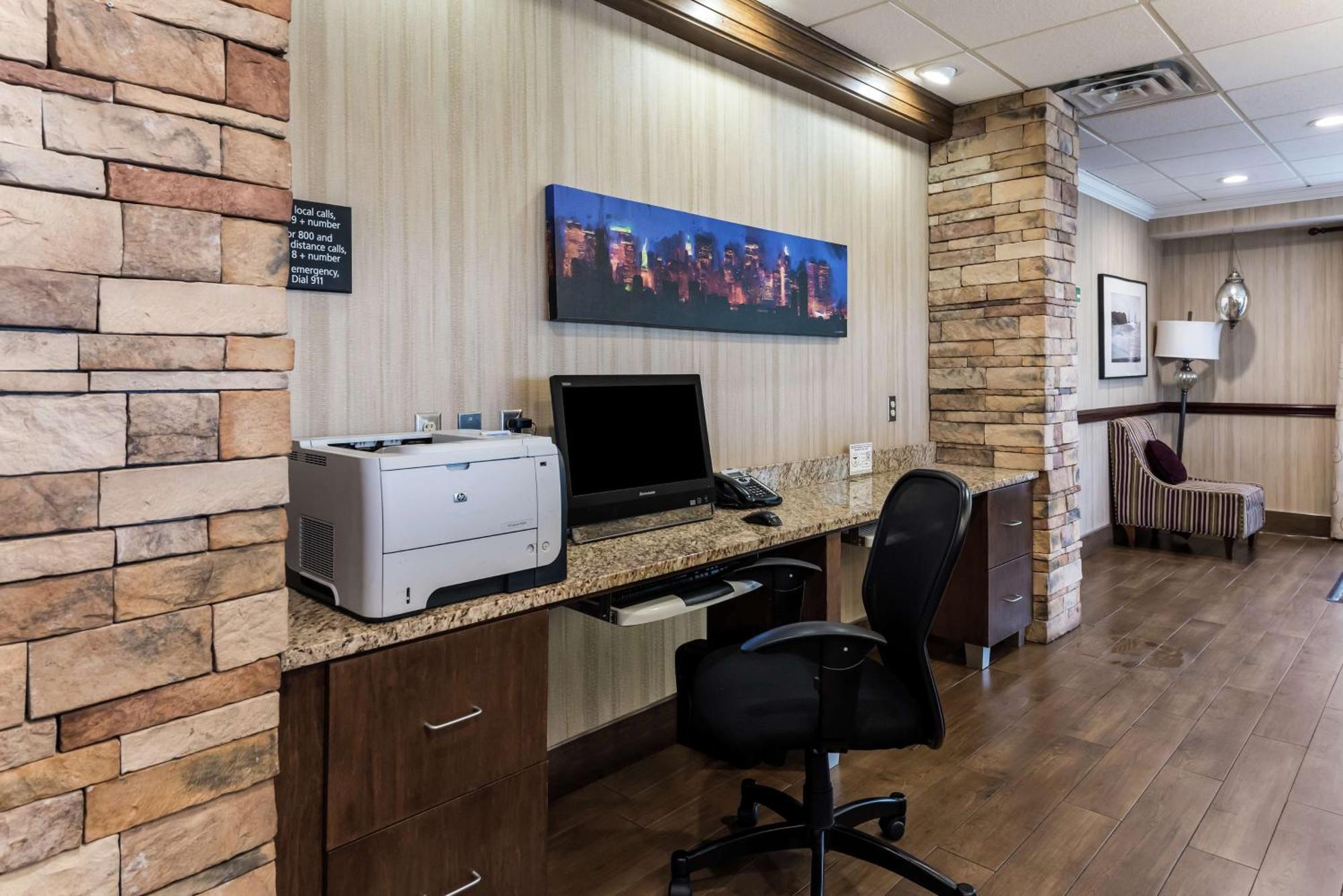 Hampton Inn Columbus I-70E/Hamilton Road Екстер'єр фото