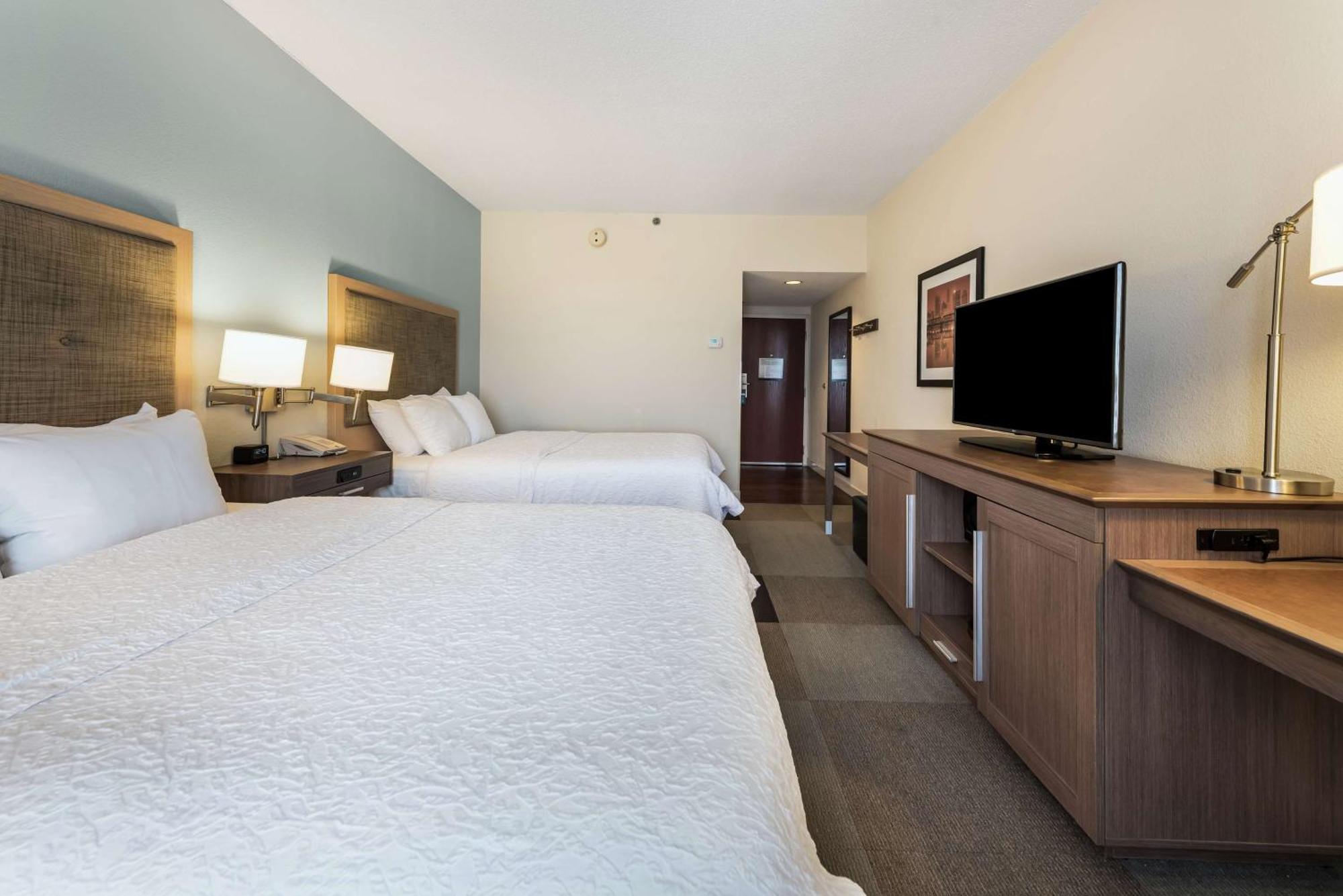 Hampton Inn Columbus I-70E/Hamilton Road Екстер'єр фото