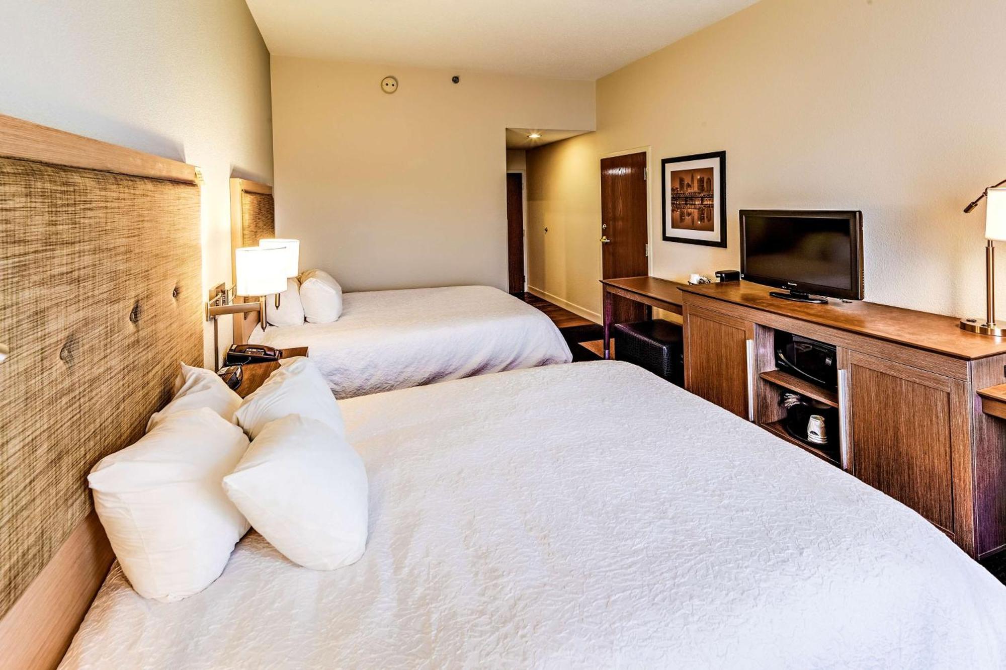 Hampton Inn Columbus I-70E/Hamilton Road Екстер'єр фото