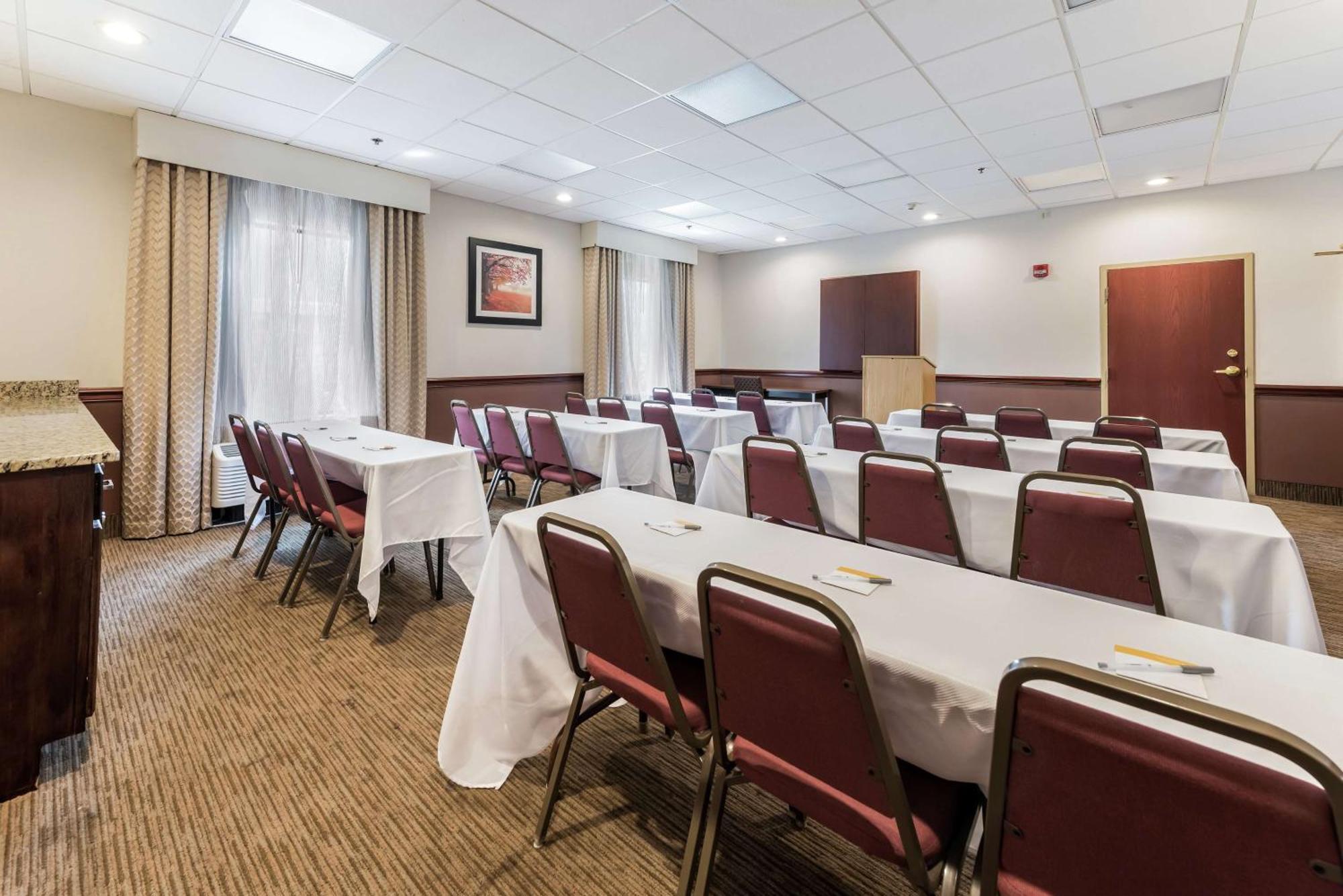 Hampton Inn Columbus I-70E/Hamilton Road Екстер'єр фото