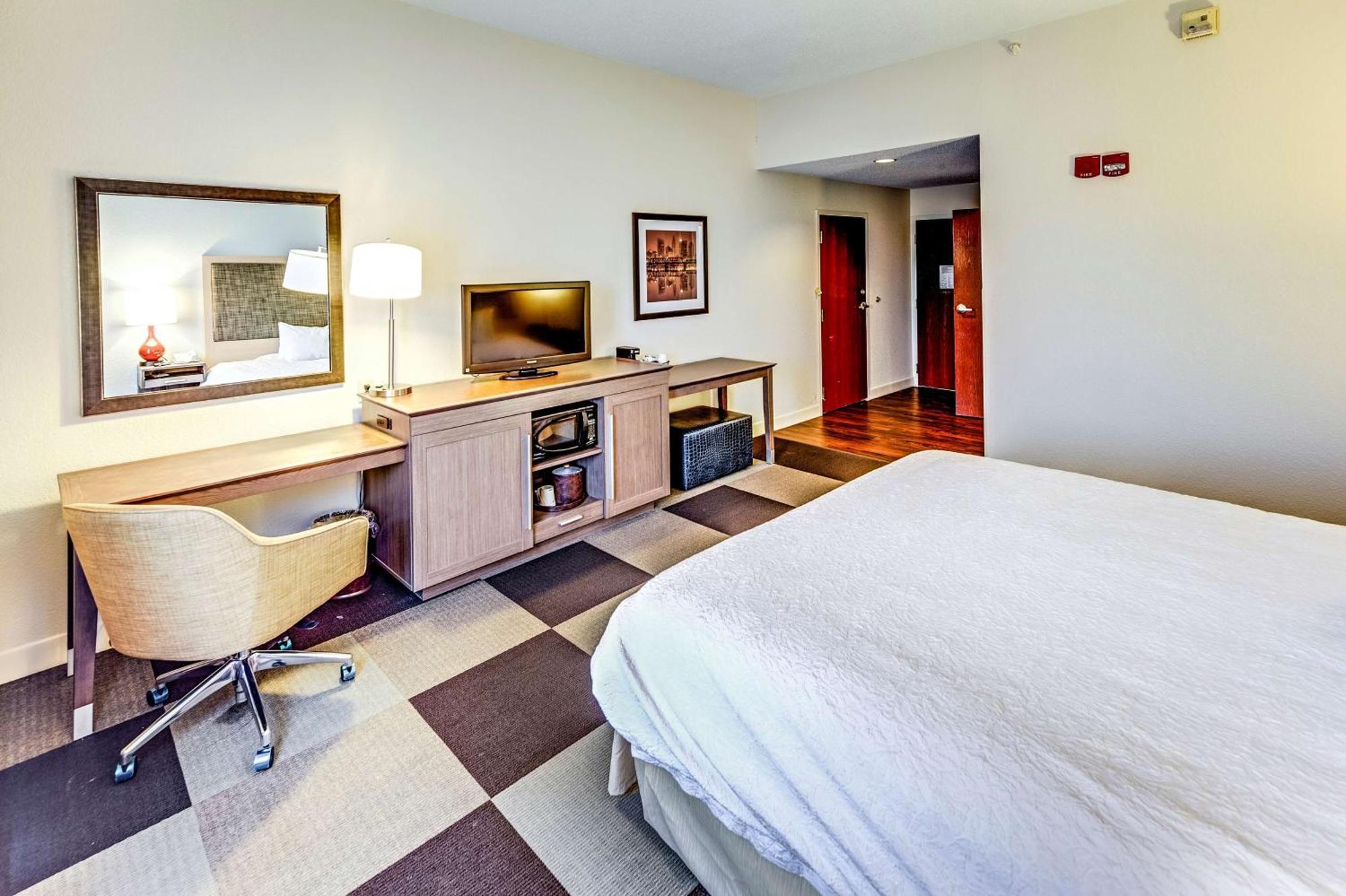 Hampton Inn Columbus I-70E/Hamilton Road Екстер'єр фото