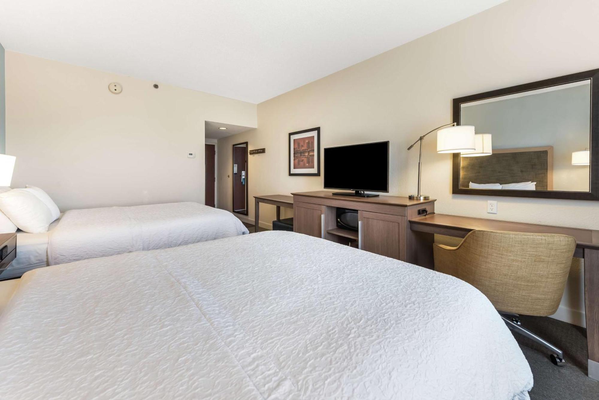 Hampton Inn Columbus I-70E/Hamilton Road Екстер'єр фото
