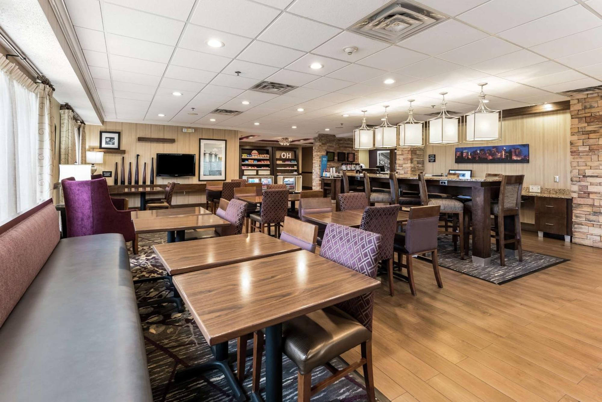 Hampton Inn Columbus I-70E/Hamilton Road Екстер'єр фото